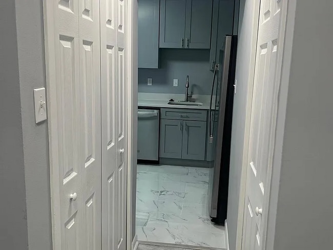 Building Photo - 3705 S George Mason Dr