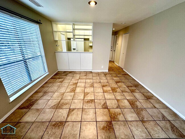 Building Photo - Cozy Secluded Condo, conveniently located near Medical Center, and Wurzbach Rd!