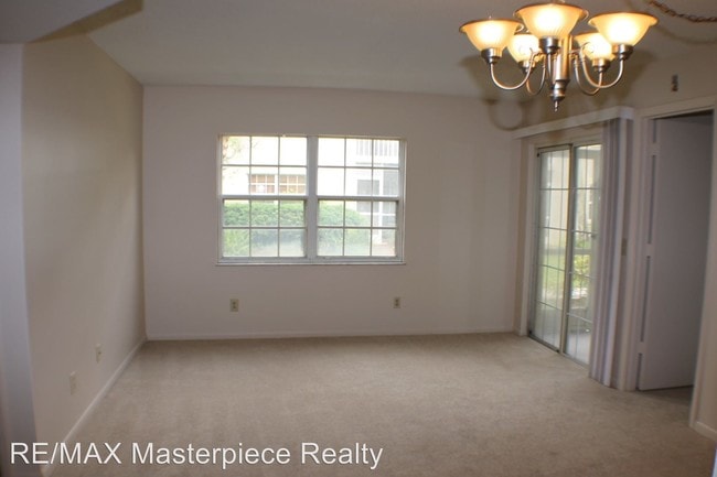 Building Photo - 1610 SE Green Acres Cir