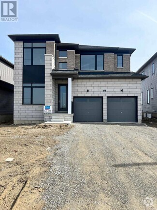 Building Photo - 146 Union Blvd