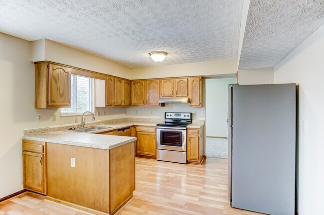 Foto del edificio - 4 Bedroom Home in Hilliard