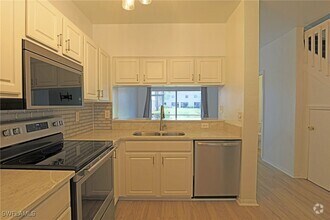 Building Photo - 10039 Poppy Hill Dr
