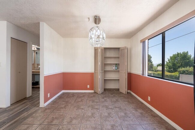 Building Photo - Charming Rustic Condo