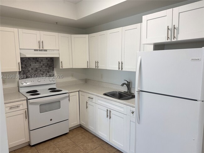 Building Photo - 5978 SW 64th St