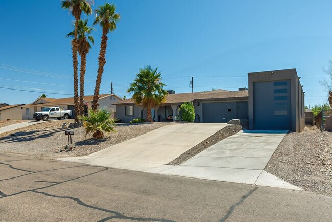 Building Photo - 230 Coral Dr