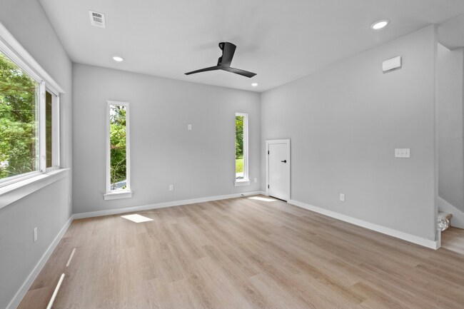 Foto del edificio - 2 Brightling Ln