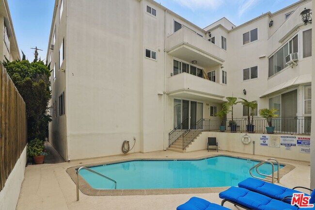 Foto del edificio - 930 3rd St
