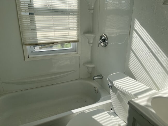 Foto del edificio - 1615 Cedar St