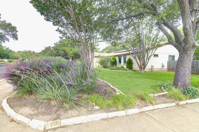 Foto del edificio - 12430 Wycliff Ln