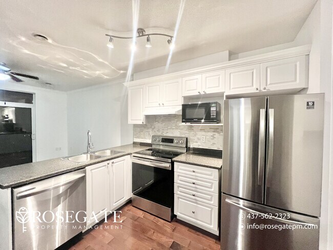 Building Photo - Modern 1-Bedroom Condo with Walk-In Closet & Balcony in London — Utilities Included