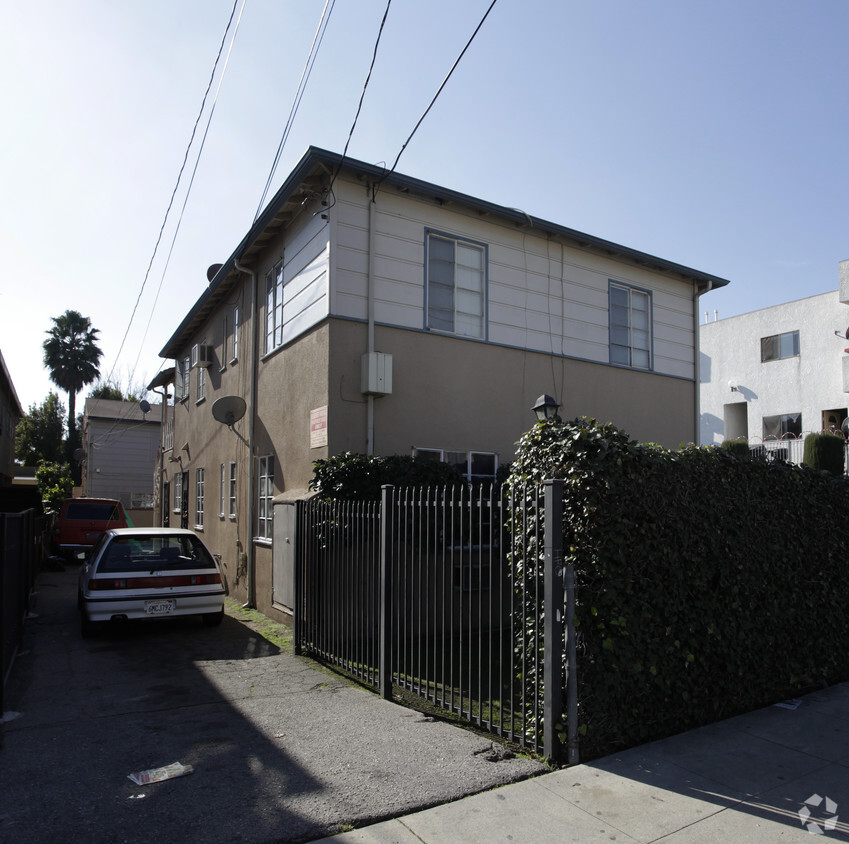 Building Photo - 13534 Victory Blvd