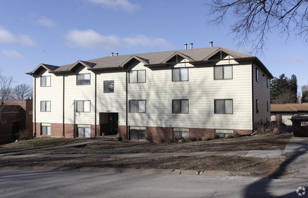 Primary Photo - Maywood School Apartments