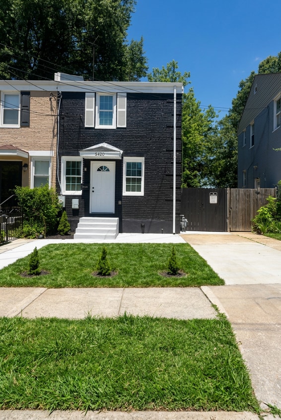 Photo - 5420 B St SE (Washington, DC)