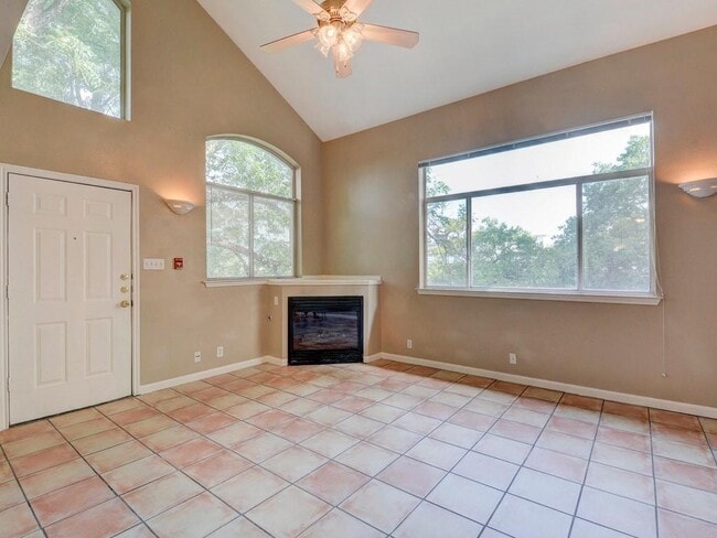 Foto del edificio - 2502 Leon St