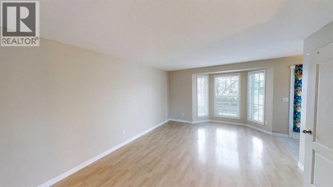 Photo du bâtiment - 31 Pinnacle Blvd