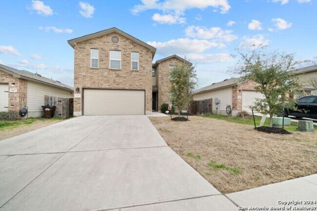 5 Bedrooms/3.5 Bathroom Laurel Vista Subdi... - 5 Bedrooms/3.5 Bathroom Laurel Vista Subdi... House