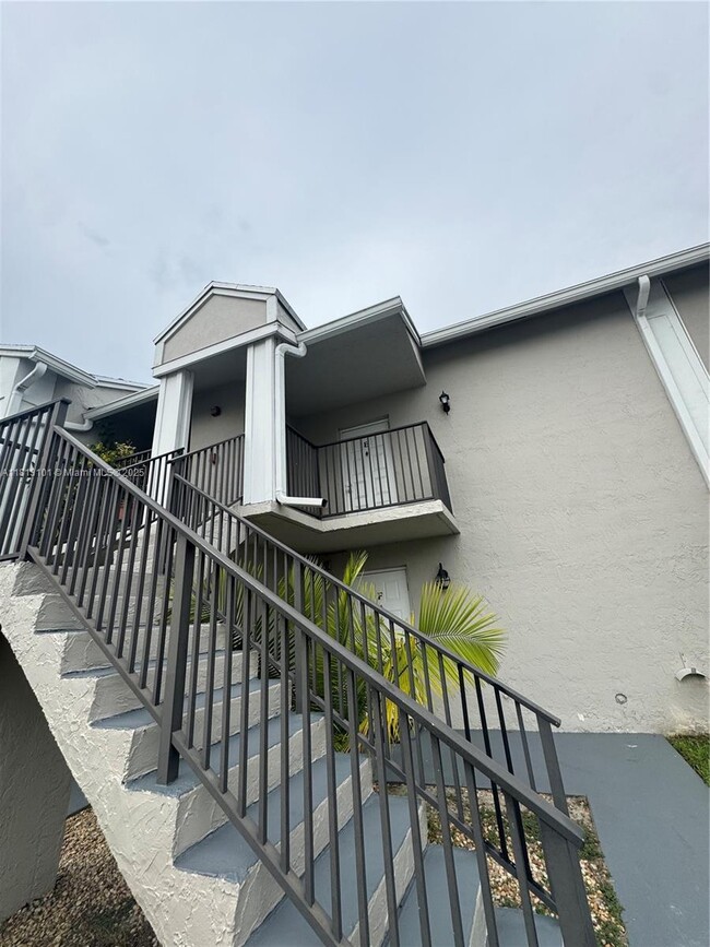 Building Photo - 1071 Adams Ave