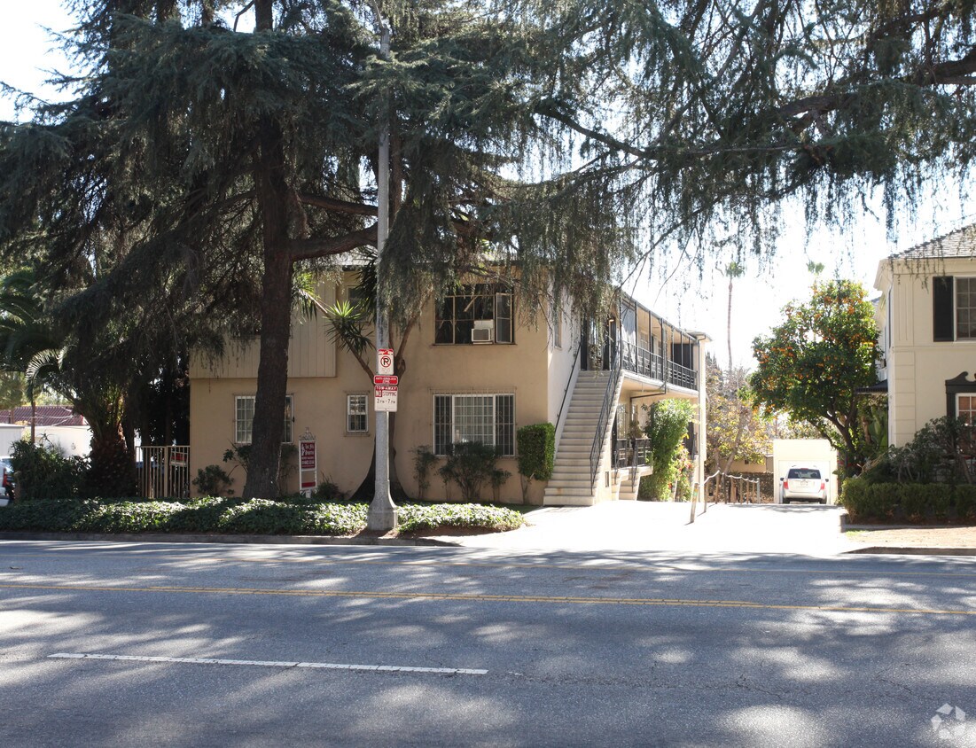 Primary Photo - 4518 Los Feliz Blvd