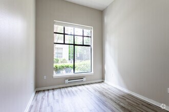 2BR, 2BA - 1,010 SF - Kearney Plaza