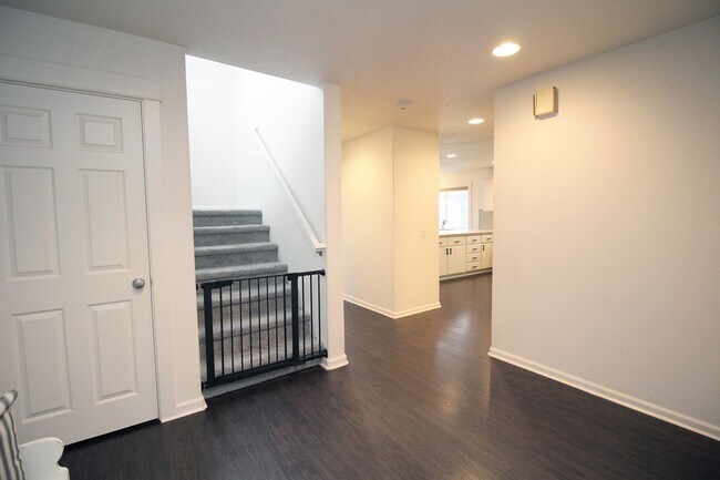 Foto del edificio - Delightful Newer Construction 3 Bed/2.5 Bath Home in Tranquil Beaverton Neighborhood