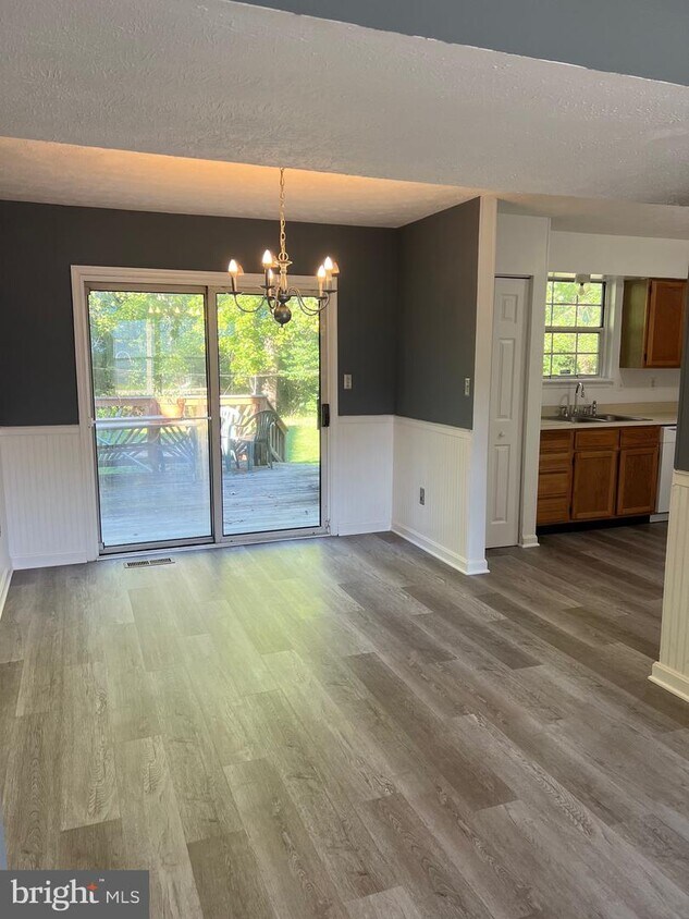 Foto principal - 612 Shelter Cove St