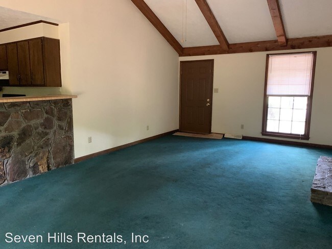 Foto del edificio - 688-688 Old Summerville Rd NW