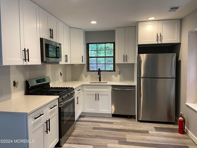 Building Photo - 87 Deptford Ct
