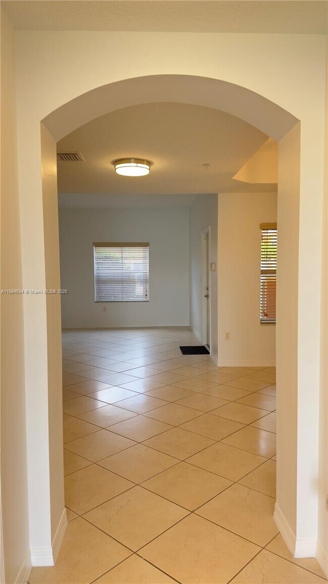 Foto del edificio - 924 SW 143rd Terrace
