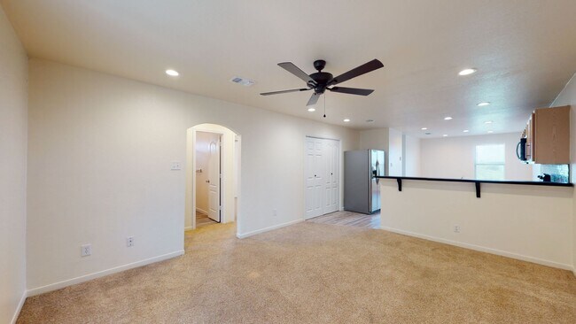 Building Photo - Updated 3 bedroom 2 bath fourplex with sta...