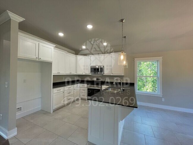 Foto del edificio - Bella Vista- Single-Family Home- Sought After Creekwood Plan