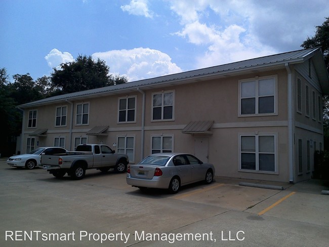 Building Photo - 3010 Hamilton Rd
