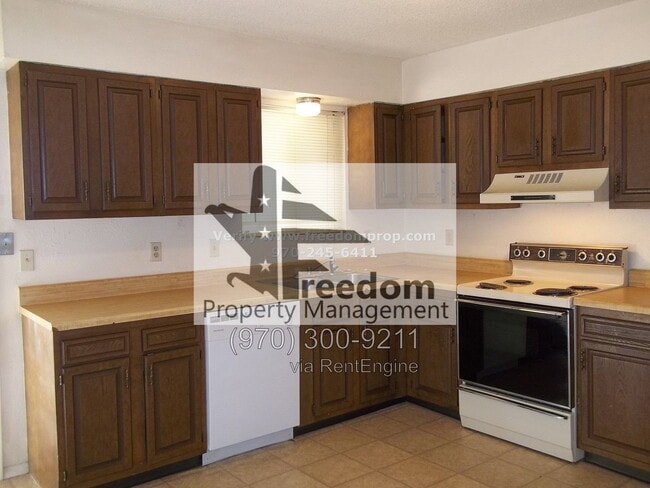 Building Photo - 496-32 1/8 32 1/8 Rd