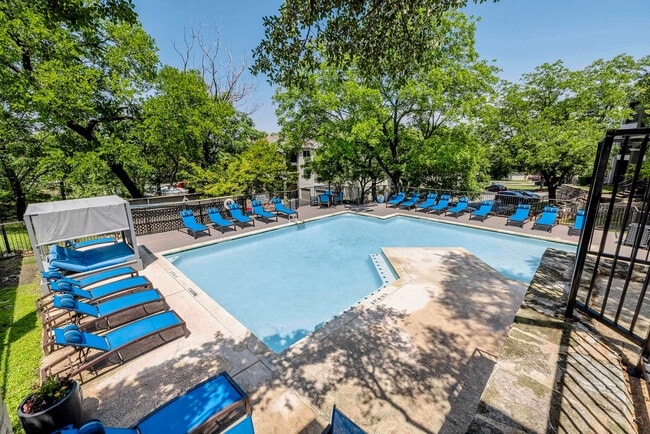Building Photo - The Park at Walnut Creek
