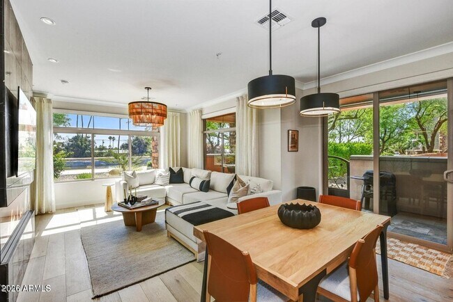 Foto del edificio - 4909 N Woodmere Fairway