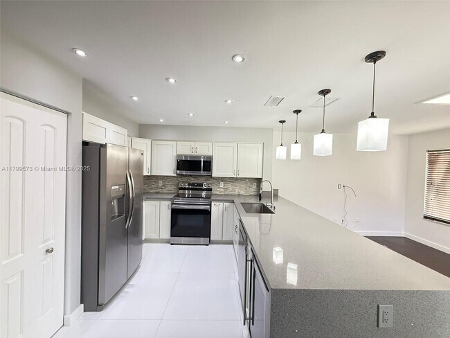 Foto del edificio - 1696 SW 109th Ter