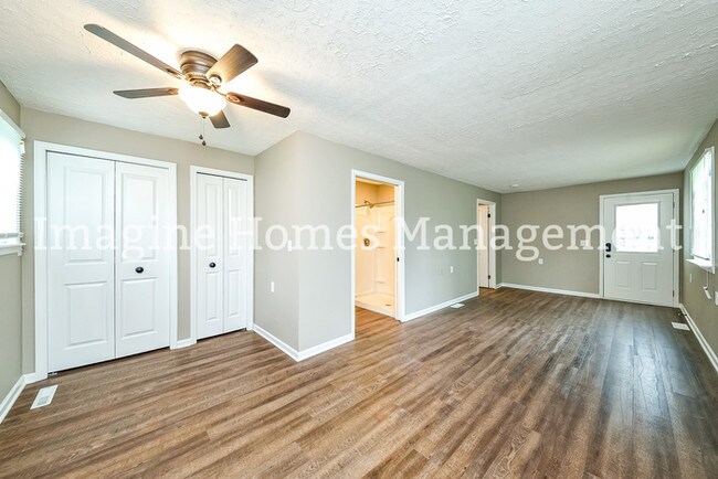 Building Photo - 1029 Sherwood Dr