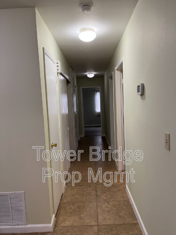 Foto del edificio - 8676 Tiogawoods Dr