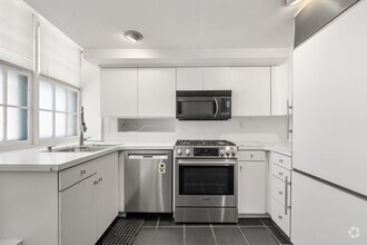 Building Photo - 93 W Cedar St