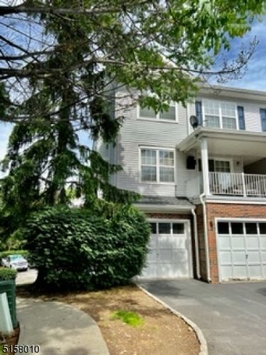 Foto del edificio - 501 Knollwood Ct