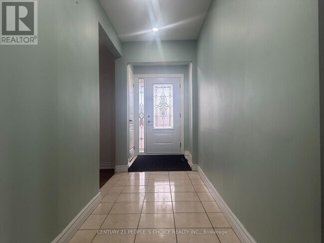 Photo du bâtiment - 7490 Middleshire Dr