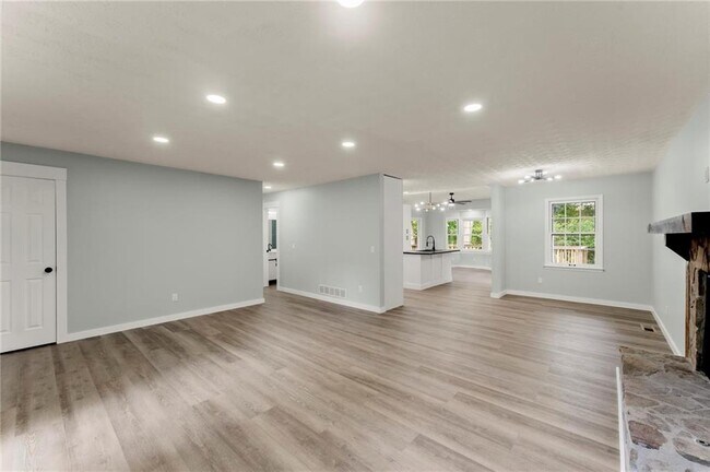 Foto del edificio - 2440 Red Fox Run NW