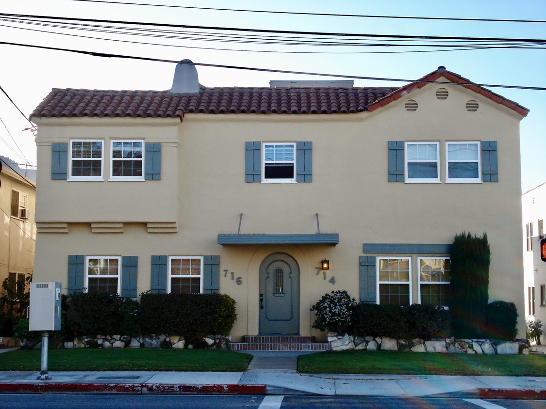 Edificio - 714 E Chevy Chase Dr