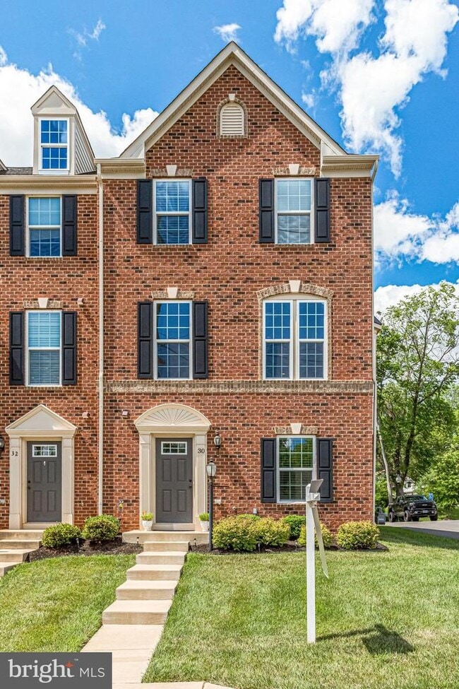 Building Photo - 30 Madison St