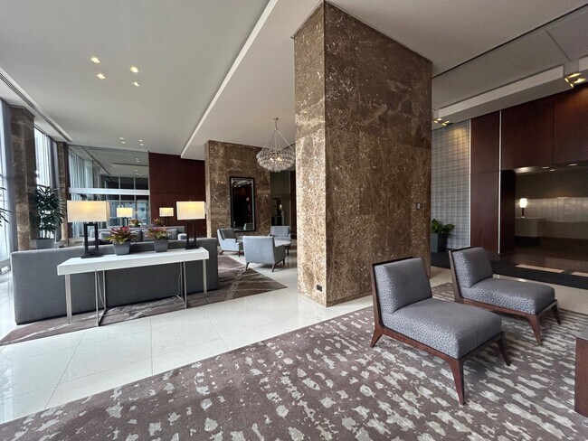 Foto del edificio - 655 W Irving Park Rd