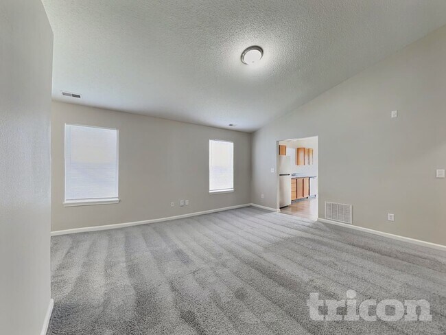 Foto del edificio - 643 Rocky Meadow Dr