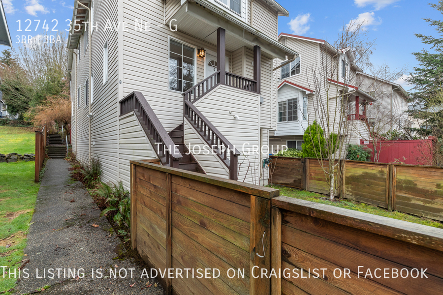 Primary Photo - Updated 3 bed/2.5 bath townhome in Seattle!