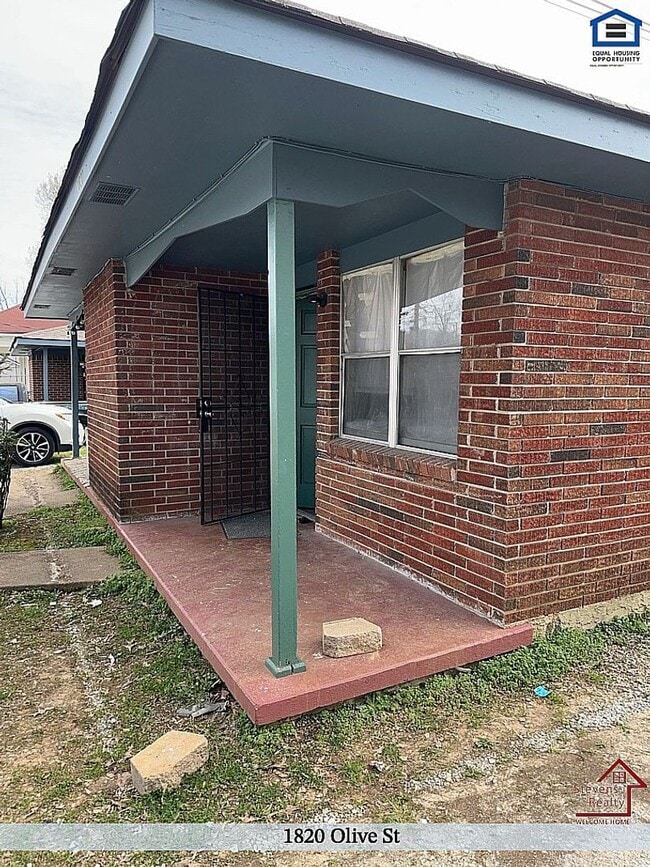 Building Photo - 1820 Olive St