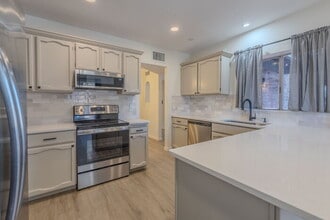 Building Photo - 1321 N Paseo Maravilloso