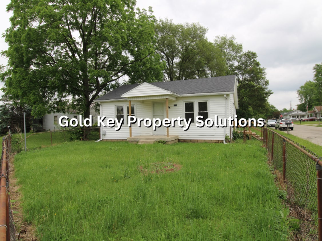 Primary Photo - 2122 S Hoyt Ave