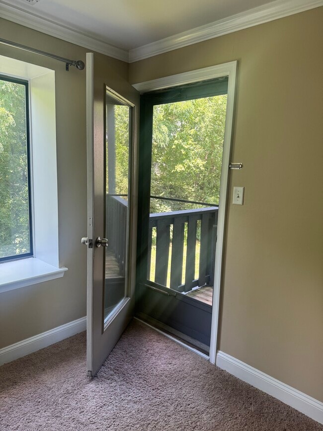 Building Photo - 4412B Aberdeen Dr